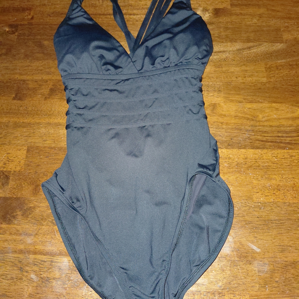 La Blanca Classic Black Swimwear Size 6